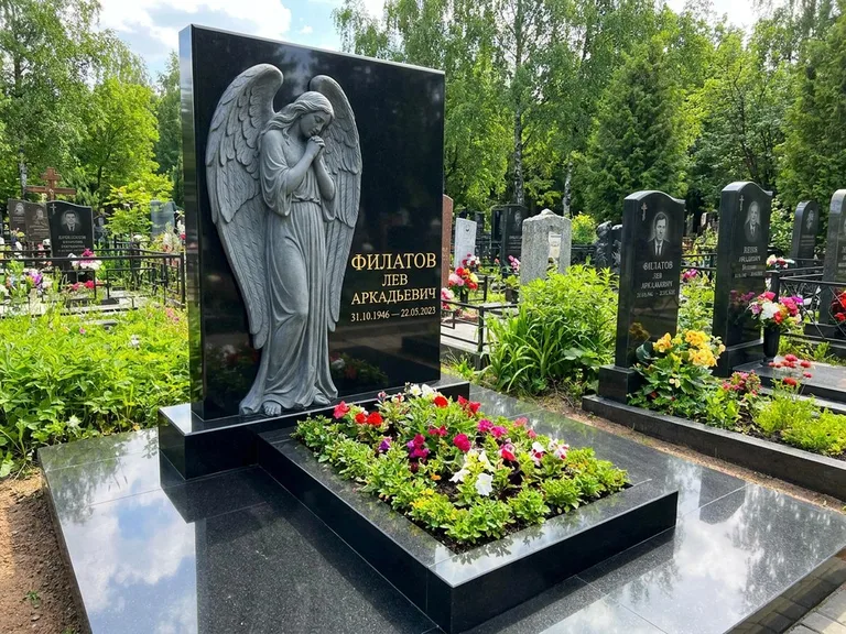 Памятник с барельефом — выполненная работа 31 в Красноярске