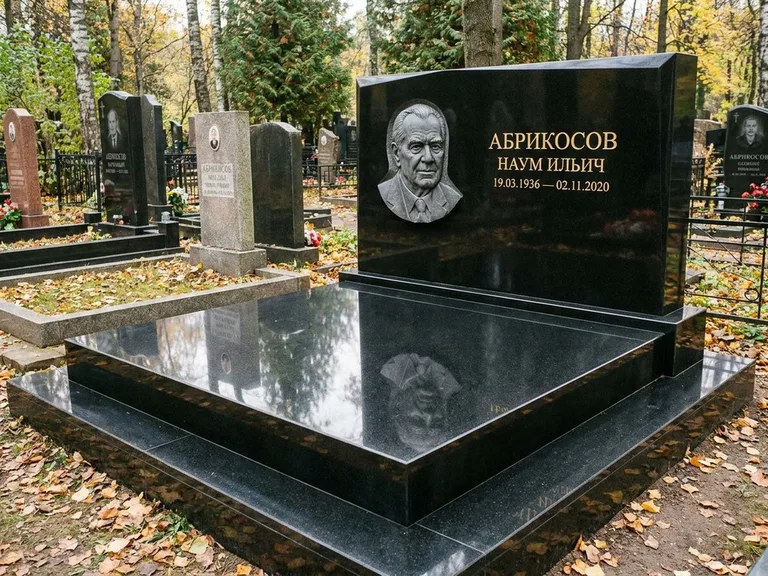 Памятник с барельефом — выполненная работа 37 в Красноярске