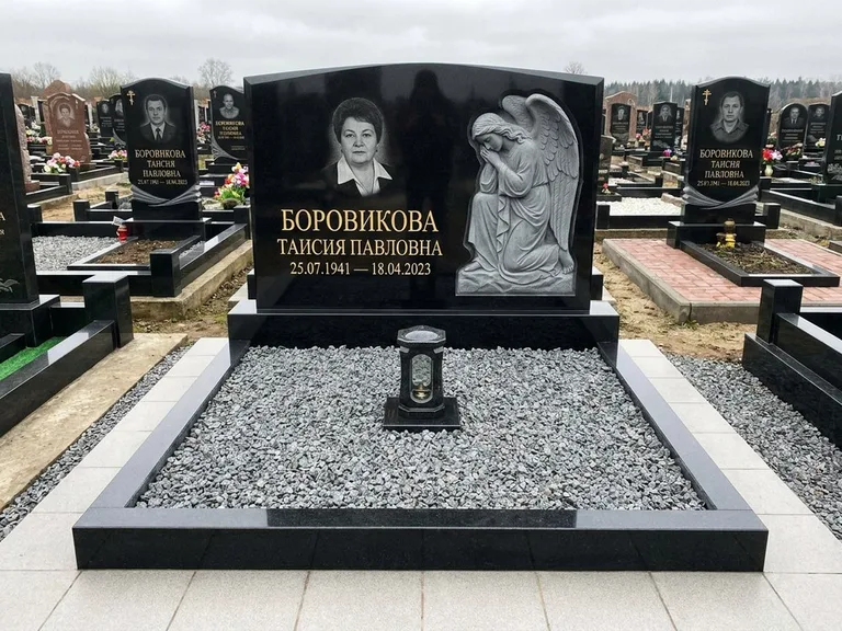 Памятник с барельефом — выполненная работа 38 в Красноярске