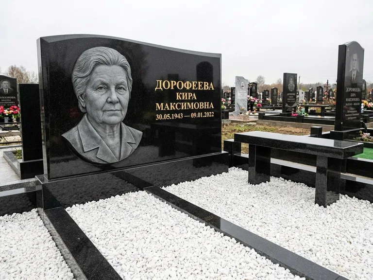 Памятник с барельефом — выполненная работа 41 в Красноярске
