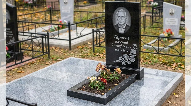 Памятник с гравировкой хризантем — выполненная работа «Тарасов» в Красноярске