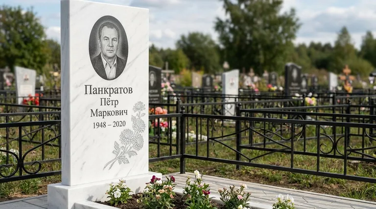 Памятник с гравировкой хризантем — выполненная работа «Панкратов» в Красноярске