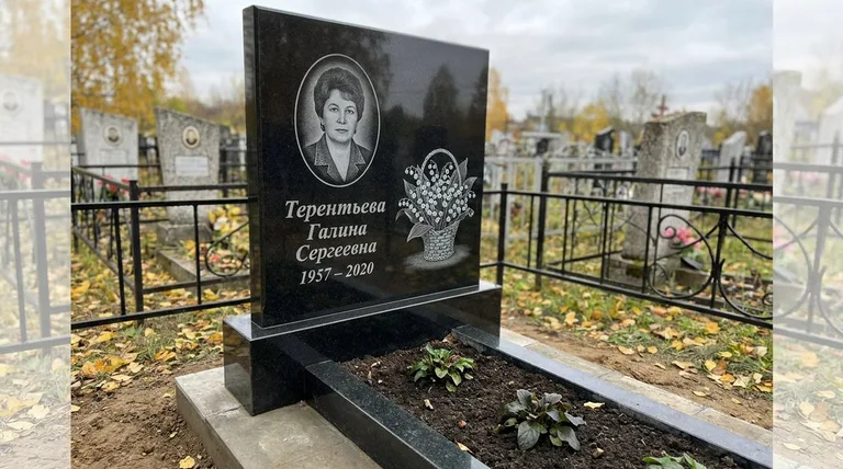 Памятник с гравировкой ландышей — выполненная работа «Терентьева» в Красноярске