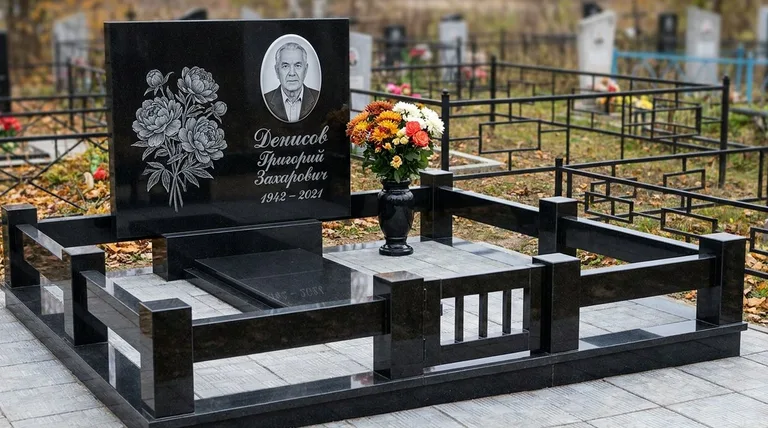 Памятник с гравировкой пионов — выполненная работа «Денисов» в Красноярске