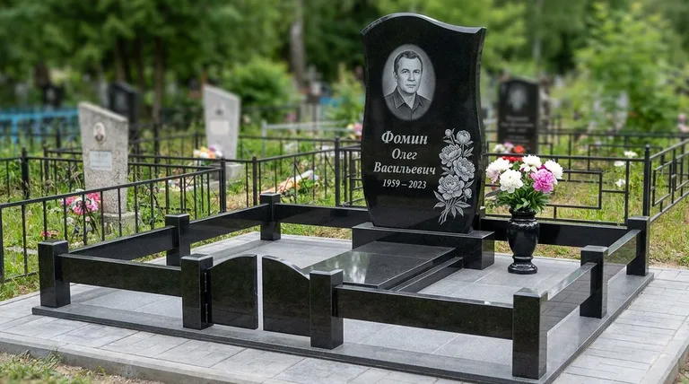 Памятник с гравировкой пионов — выполненная работа «Фомин» в Красноярске