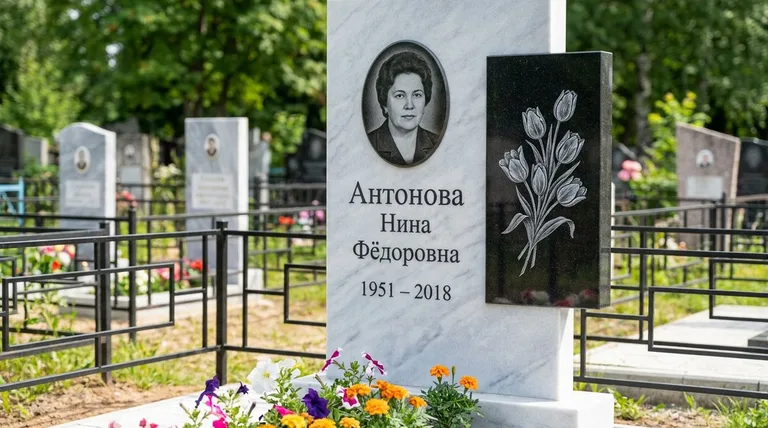 Памятник с гравировкой тюльпанов — выполненная работа «Антонова» в Красноярске