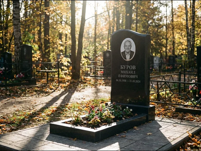 Овальный керамический портрет — установленная работа в Красноярске