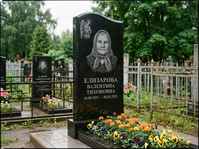 Памятник с гравировкой ангела — гравировка ангела с голубем по диагонали стелы, работа «Пантелеева» в Красноярске