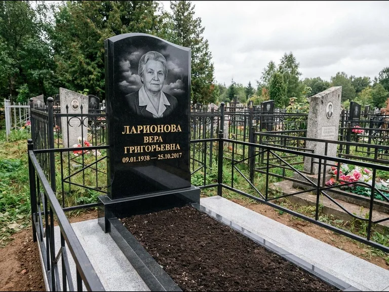Гравировка портрета на чёрном граните — выполненная работа 16 в Красноярске