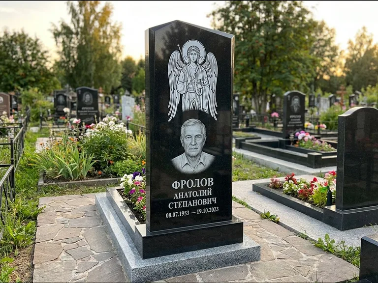 Памятник с гравировкой иконы — Владимирская икона Божией Матери с Младенцем, работа «Мельникова» в Красноярске