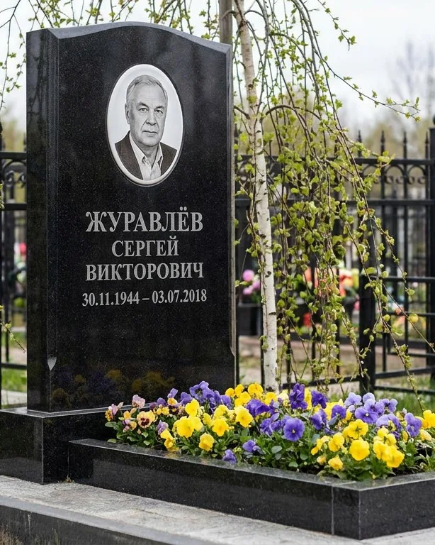 Вертикальный памятник под ключ с православным крестом в Красноярске