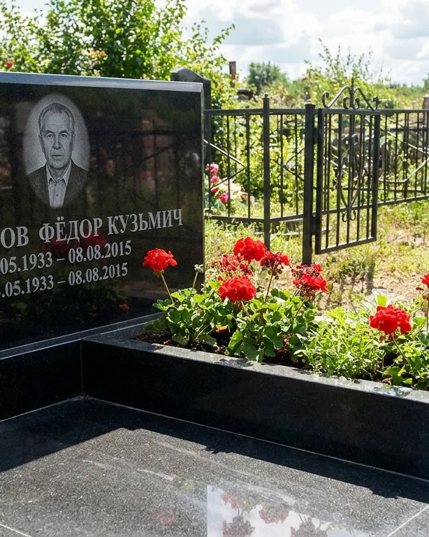 Двойной памятник под ключ с крестом в Красноярске