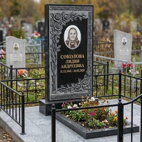 Комбинированный памятник с художественной резьбой