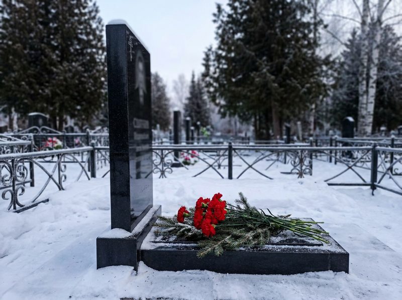 Уборка могилы в Красноярске — пример 4